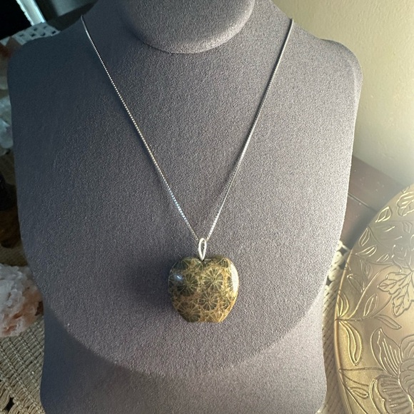 Green Coral Fossil Apple Shaped Pendant Necklace - Picture 13 of 15
